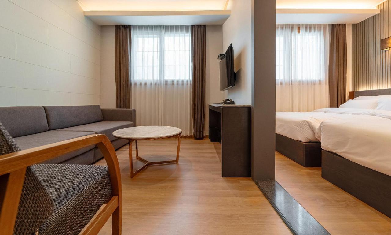 Stubborn Hotel Кодже Экстерьер фото