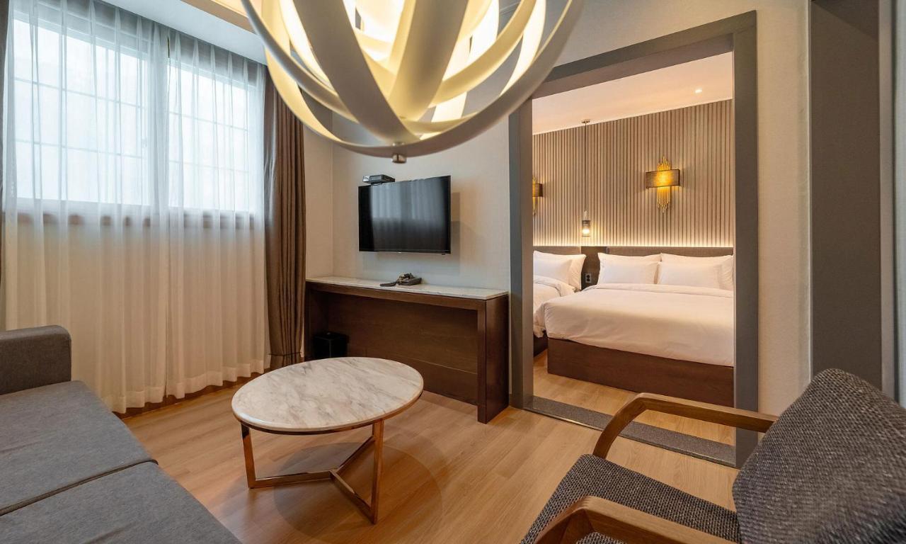 Stubborn Hotel Кодже Экстерьер фото